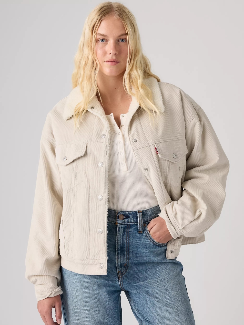 Levi's Cream Sherpa-Lined Denim Trucker Jacket Size Medium NWT